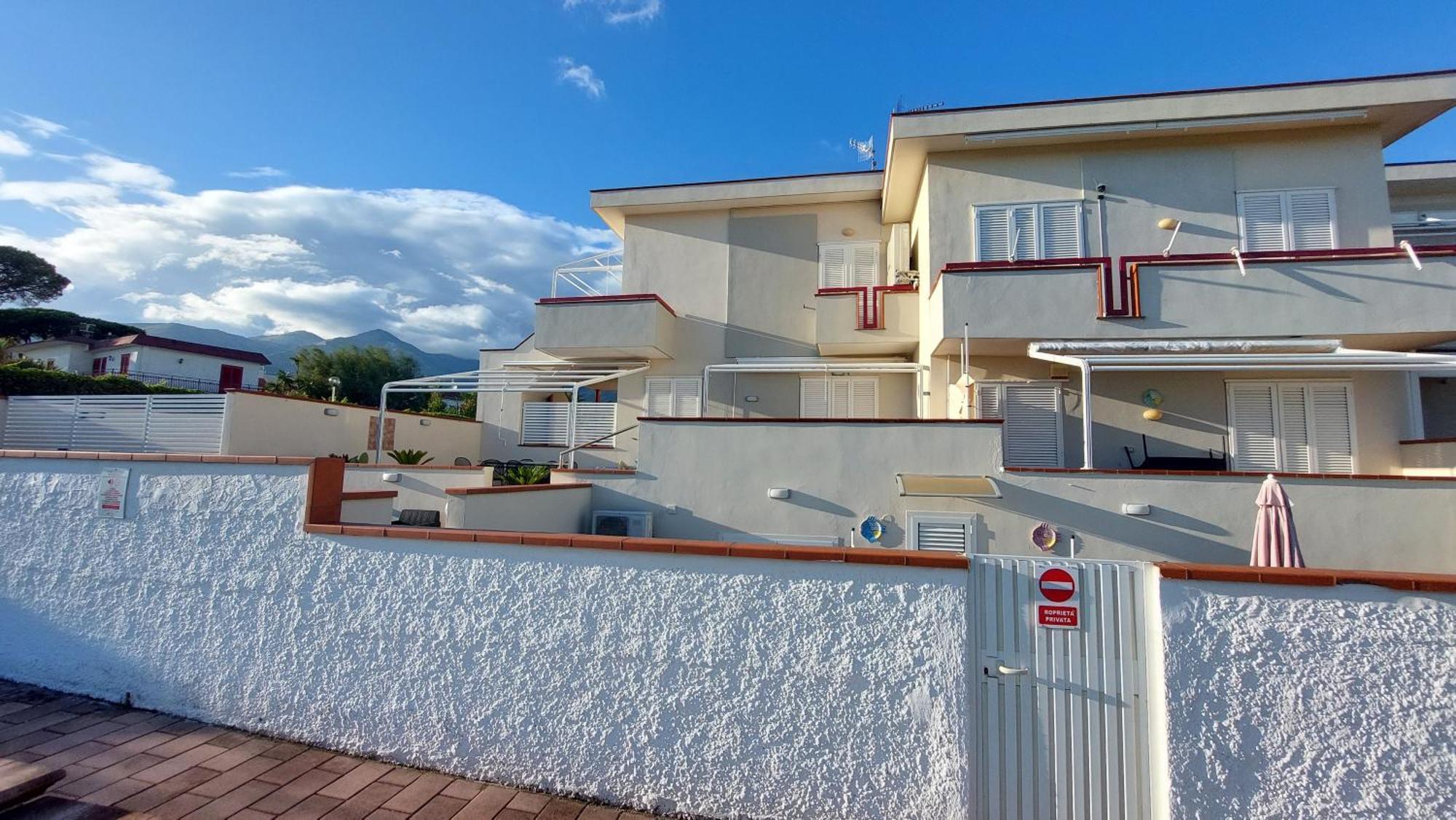Apartamento Domus Hormiae Formia Exterior foto